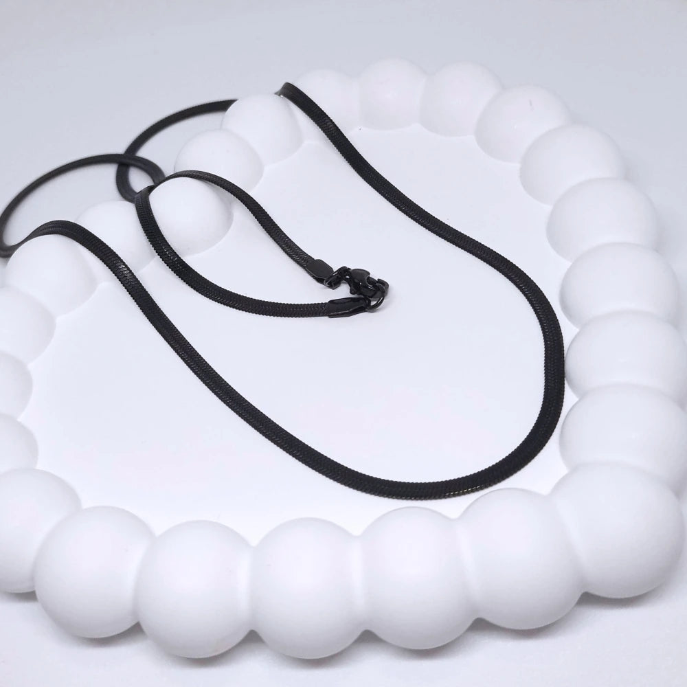Noir Coil Chain